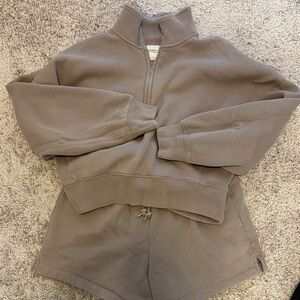 Abercrombie & Fitch Gray Sweatshirt and Shorts Set